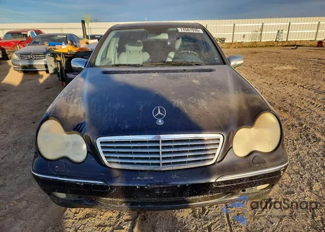 2004 Mercedes-Benz C 320 z USA, uszkodzony, nr VIN WDBRF64J04F519269